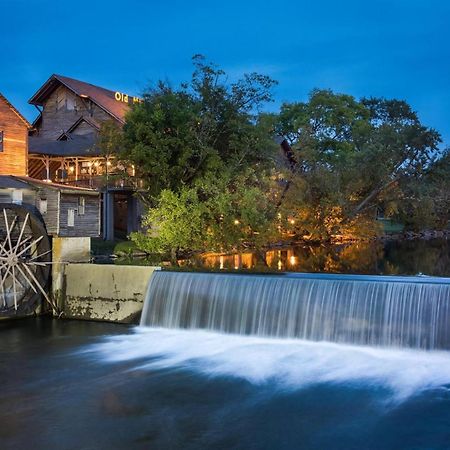 Bear Mountain Hollow-Free Dollywood Ticket- Cozy Cabin With A Hot Tub, Arcade & Deck Close To Town Pigeon Forge Exteriér fotografie