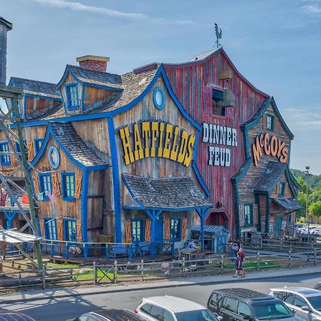 Bear Mountain Hollow-Free Dollywood Ticket- Cozy Cabin With A Hot Tub, Arcade & Deck Close To Town Pigeon Forge Exteriér fotografie