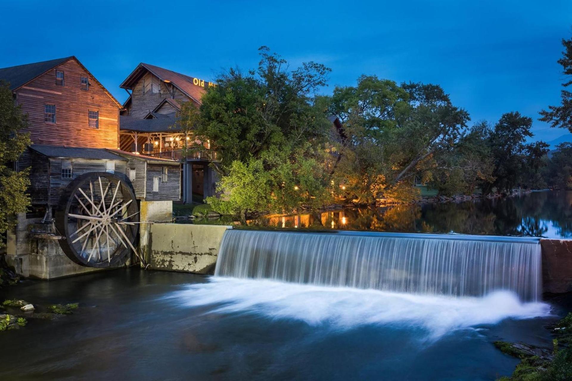 Bear Mountain Hollow-Free Dollywood Ticket- Cozy Cabin With A Hot Tub, Arcade & Deck Close To Town Pigeon Forge Exteriér fotografie