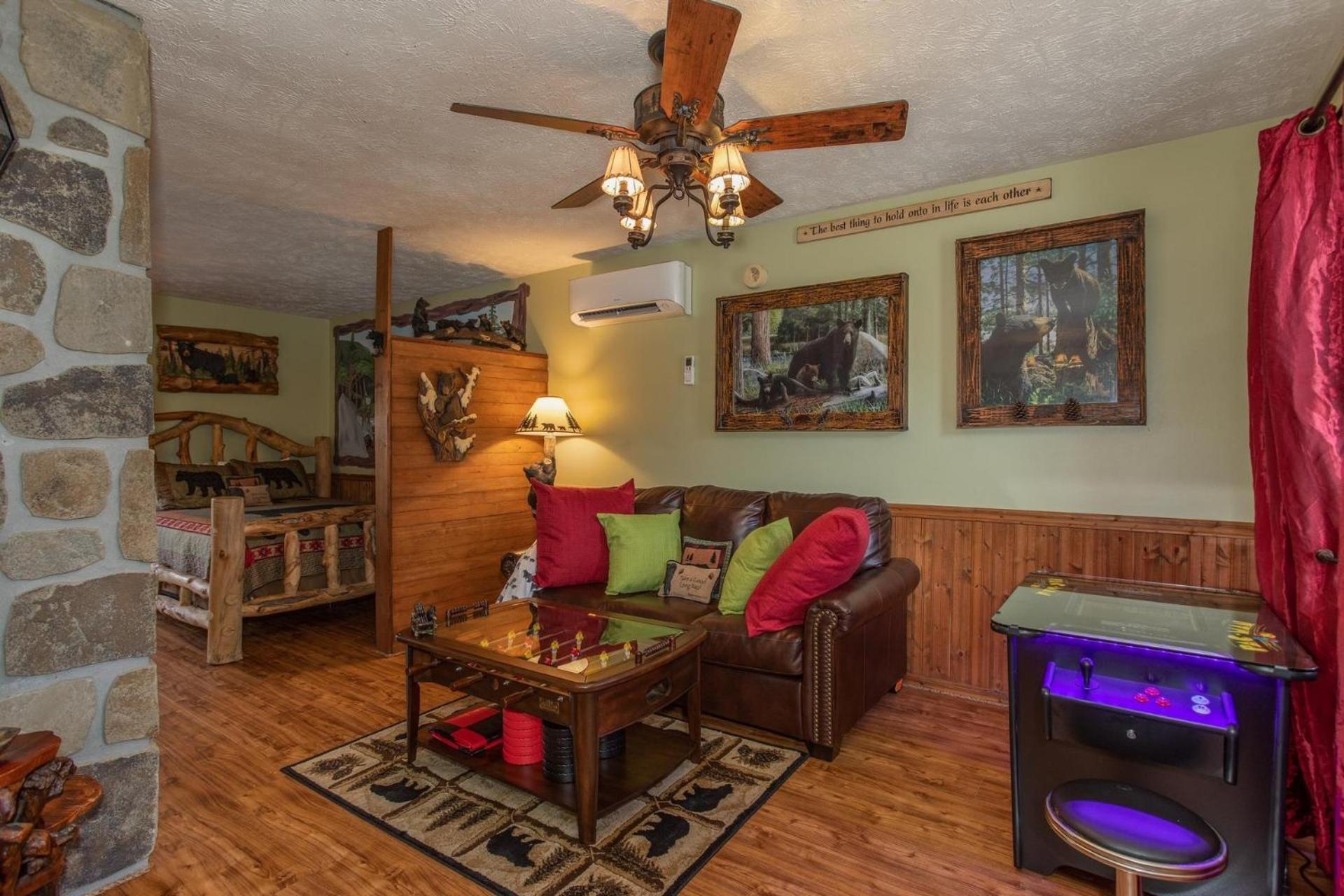 Bear Mountain Hollow-Free Dollywood Ticket- Cozy Cabin With A Hot Tub, Arcade & Deck Close To Town Pigeon Forge Exteriér fotografie